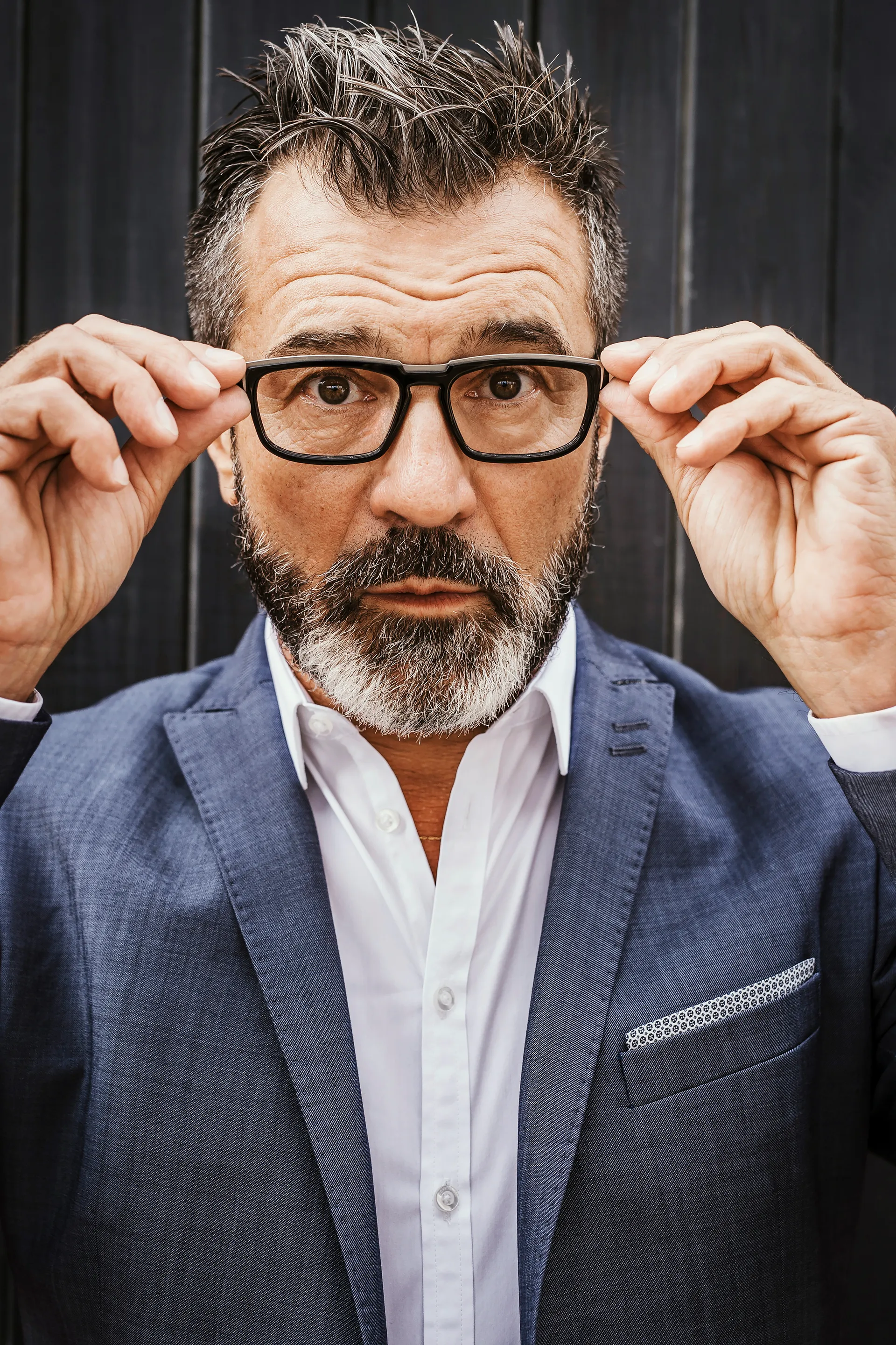 portrait d'un homme portant des lunettes Bruno Chaussignand