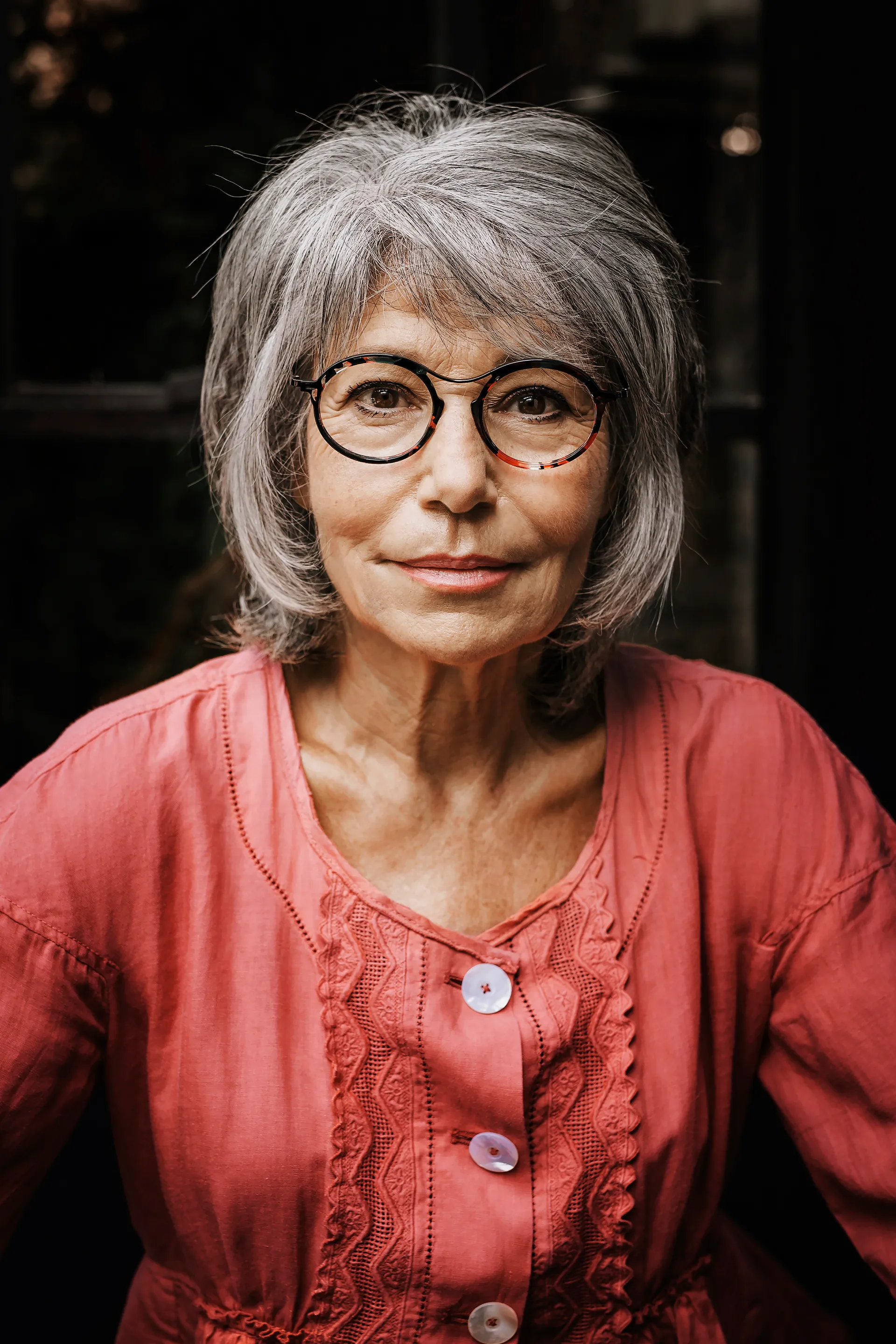 portrait d'une femme portant des lunettes Bruno Chaussignand