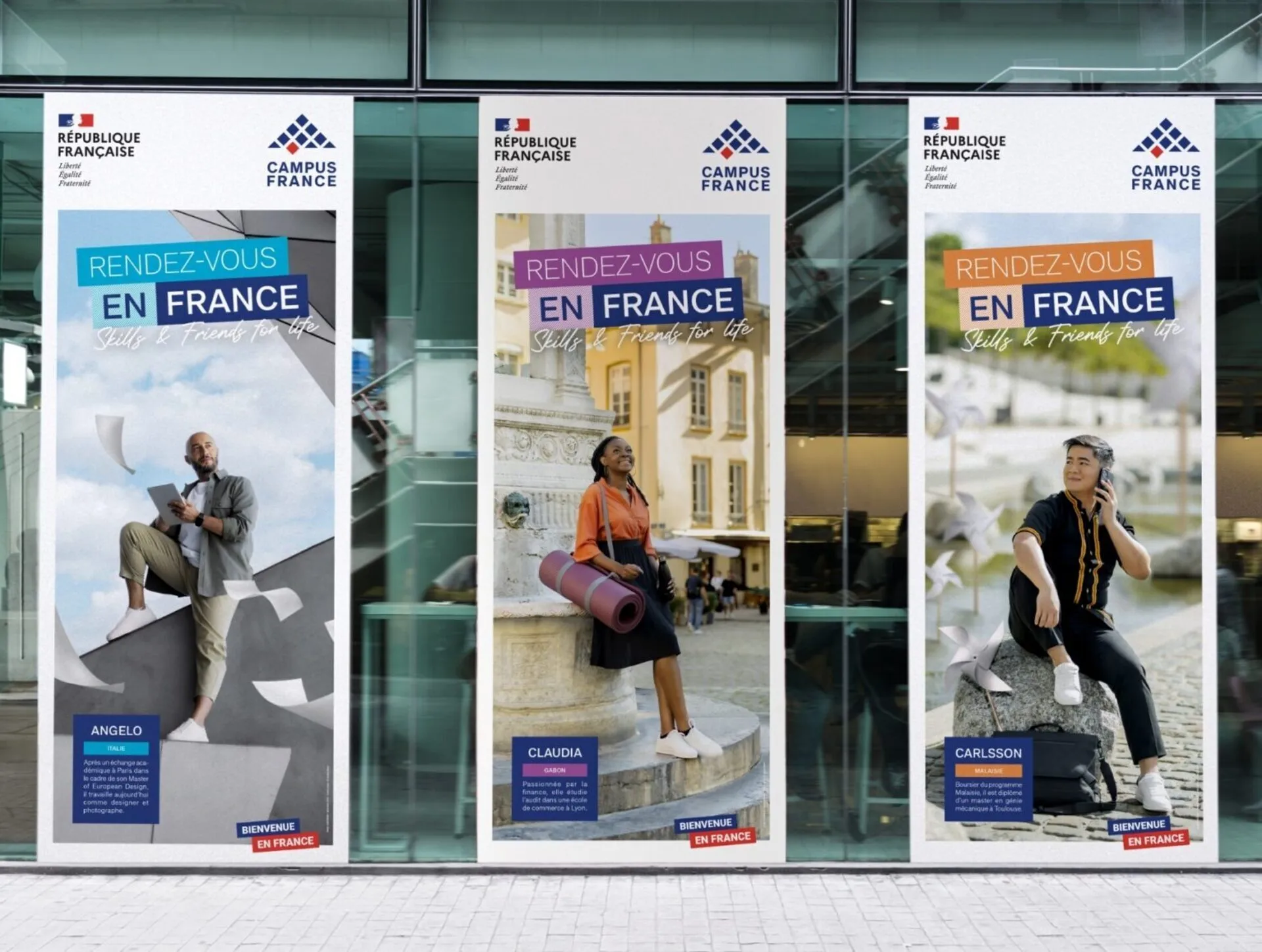 photos en situation : Campagne d'affichage Campus France