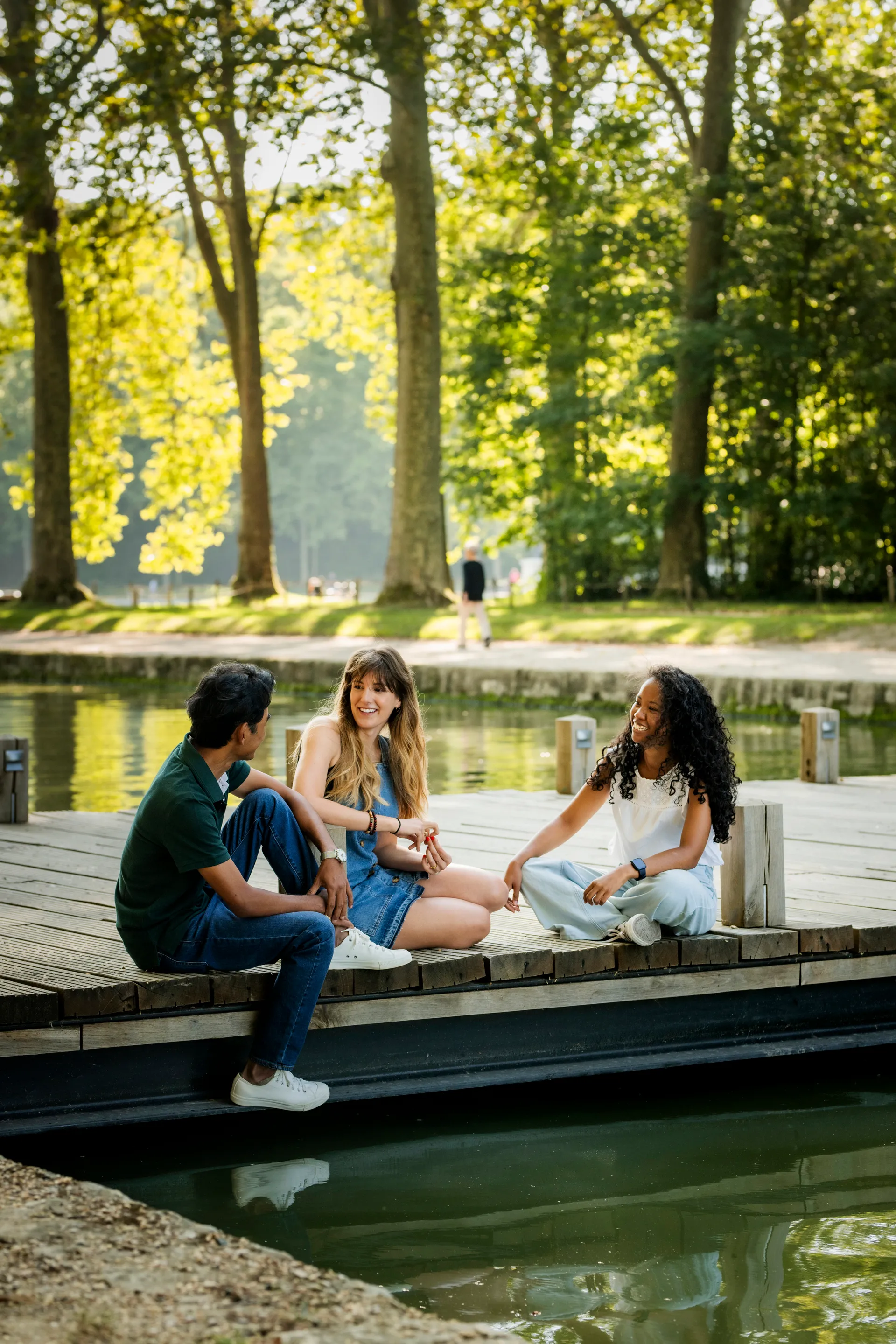 jeunes au bord de l'eau, parc de Sceaux