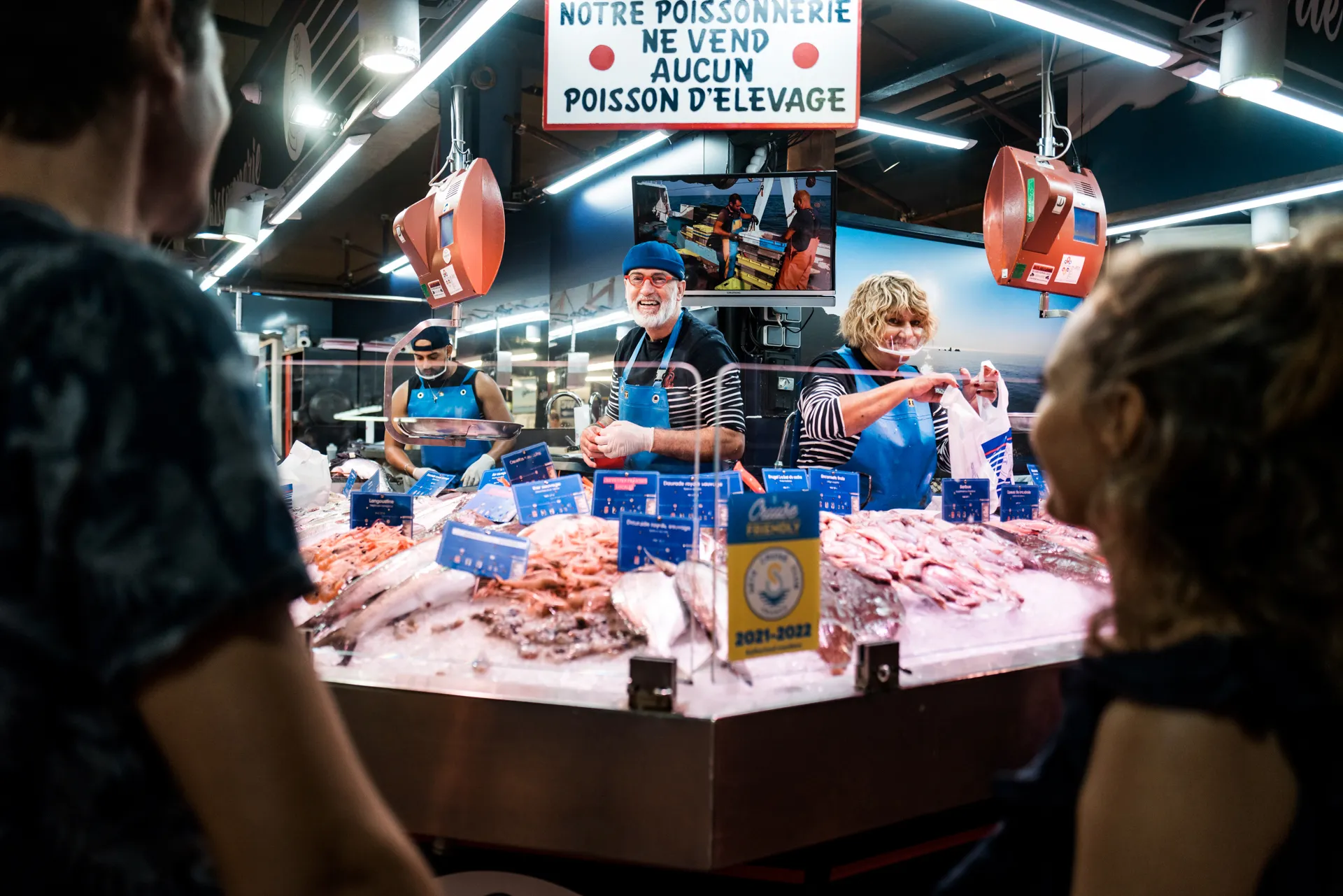 une poissonerie des halles de Sète