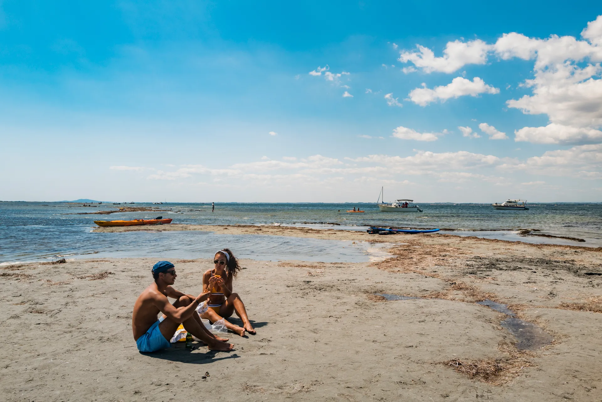 halte en canoë aux tocs, bancs de sable sur l'étang de Thau